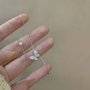 ネックレス レディース 女性用 アクセサリー 首飾り 蝶々 チョウ ラインストーン キラキラ パール調 おしゃれ 可愛い 上品 きれいめ フェミニン おでかけ デート 普段使い プレゼント ギフト 贈り物