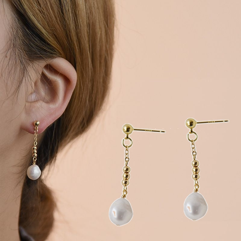 ピアス レディース アクセサリー スタッドピアス 女性用 フェイクパール ゆれる きれいめ 上品 おしゃれ ギフト プレゼント 耳飾り