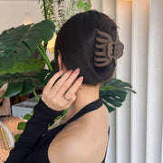 バンスクリップ ヘアクリップ レディース 女性 ヘアアクセサリー 幅広 まとめ髪 髪飾り マットカラー ヘアアレンジ シンプル 上品 エレガント おしゃれ かわいい