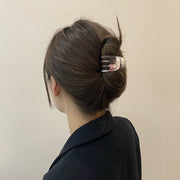 ヘアクリップ バンスクリップ レディース 女性 ヘアアクセサリー 模様 ドット グラデーションカラー 髪留め 髪飾り まとめ髪 ヘアアレンジ 簡単 ハーフサイズ 小さめ かわいい 華やか シンプル キュート お出かけ 通勤 オフィス 黒 ピンク 白 紫