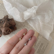 ピアス フープピアス 耳飾り アクセサリー レディース 女性 十字架 クロス ラインストーン きらきら 上品 シルバーカラー ゴールドカラー 普段使い ご褒美 プレゼント ギフト 誕生日