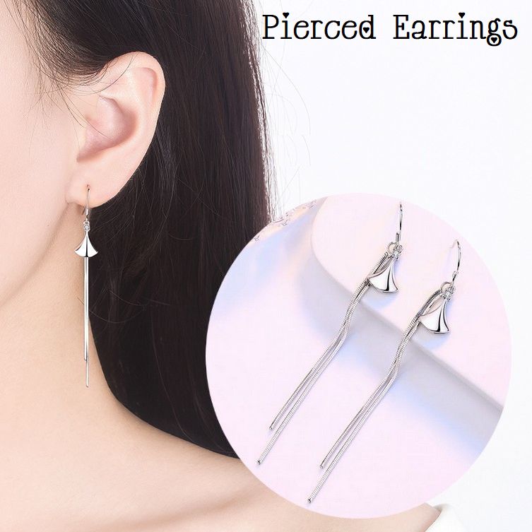 フックピアス ロングピアス レディース アクセサリー 耳飾り チェーン 扇形 イチョウ型 揺れる 可愛い おしゃれ シルバーカラー 女性用 婦人 外出 お出掛け デート ギフト 記念日 誕生日 贈り物 プレゼント ファッション小物 服飾小物