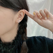 スタッドピアス レディース 女性用 ラインストーン 小ぶり 四角 スクエア シルバーカラー おしゃれ かわいい プレゼント ギフト キラキラ 誕生日 結婚式 お呼ばれ