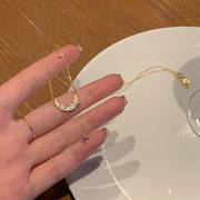 ネックレス ペンダント 首飾り レディース 女性 アクセサリー 月 ムーン 星 スター チェーン 華奢 かわいい おしゃれ キュート キラキラ 揺れる ゆらゆら プレゼント ギフト 贈り物 金色 銀色