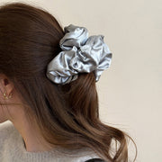 シュシュ ヘアゴム ヘアアクセサリー レディース ボリューム 大きめ 存在感 光沢感 サテン調 髪飾り 髪留め まとめ髪 おしゃれ かわいい ヘアアレンジ 大人上品 お出かけ オフィス フェミニン 女性用