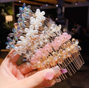 ヘアコーム キッズ 女の子 ヘアアクセサリー ガールズ 髪留め まとめ髪 クリア ビーズ フェイクパール お花 フラワー ゴールドカラー 華やか キラキラ 簡単ヘアアレンジ カジュアル キュート かわいい おしゃれ 髪飾り 普段使い ヘッドアクセサリー ホワイト 白 ピンク ブルー グレー イエロー