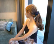 ヘアクリップ バンスクリップ レディース 女性 ヘアアクセサリー 髪留め 髪飾り 薔薇 バラ ヘアアレンジ まとめ髪 フラワー 花 シンプル おしゃれ 上品 清楚 可愛い お出かけ おめかし お呼ばれ パーティー 普段使い プレゼント 贈り物 ギフト