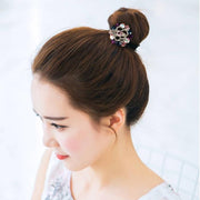 ヘアゴム 髪ゴム ヘアアクセサリー レディース 女性 髪留め 髪飾り 三連ゴム ラインストーン キラキラ フラワーモチーフ お花 綺麗 華やか まとめ髪 ヘアアレンジ 可愛い お洒落 デイリー 普段使い お出かけ 女性用 婦人用 ファッション小物