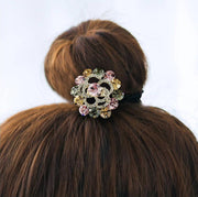 ヘアゴム 髪ゴム ヘアアクセサリー レディース 女性 髪留め 髪飾り 三連ゴム ラインストーン キラキラ フラワーモチーフ お花 綺麗 華やか まとめ髪 ヘアアレンジ 可愛い お洒落 デイリー 普段使い お出かけ 女性用 婦人用 ファッション小物