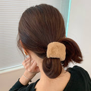 髪ゴム ヘアゴム レディース 女性 ヘアアクセサリー ファッション雑貨 飾り付き フェイクファー ふわふわ もこもこ 無地 ピンク ブラック オフホワイト シンプル カジュアル かわいい キュート