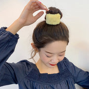 髪ゴム ヘアゴム レディース 女性 ヘアアクセサリー ファッション雑貨 飾り付き フェイクファー ふわふわ もこもこ 無地 ピンク ブラック オフホワイト シンプル カジュアル かわいい キュート