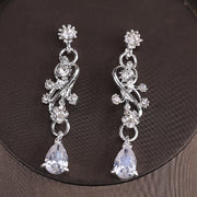 ネックレス ピアス イヤリング 2点セット アクセサリー レディース 女性用 ラインストーン キラキラ フラワー 華やか おしゃれ ゴージャス ドレス パーティー きれいめ 可愛い シルバーカラー