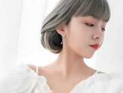 スタッドピアス レディース 女性用 アクセサリー シルバーカラー サークル ラインストーン キラキラ 揺れる アシンメトリー 左右非対称 華奢 ロング 高見え カジュアル おしゃれ 大人可愛い かわいい キュート 耳飾り 普段使い 婦人 普段使い ファッション小物 プレゼント 贈り物 ギフト お出かけ プチギフト 誕生日 記念日 パーティー 2次会