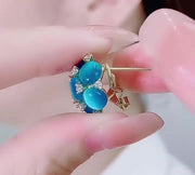 ピアス スタッドピアス レディース 女性 アクセサリー 小ぶり 小さめ フラワー お花 ラインストーン お洒落 おしゃれ かわいい 普段使い デイリー お出かけ 耳飾り ギフト プレゼント 婦人用