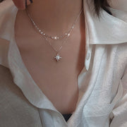 ネックレス レディース 女性 アクセサリー ファッション雑貨 フェイク二連 チェーン ペンダントトップ ラインストーン 星 月 シルバーカラー シンプル きれい エレガント 華やか フェミニン フォーマル プレゼント ギフト