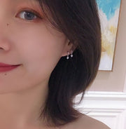 フープピアス レディース サークル リングタイプ 女性用 アクセサリー  シルバーカラー ラインストーン キラキラ 揺れる 高見え 高級感 耳飾り キャッチ不要 おしゃれ 大人可愛い プレゼント 婦人 パーティー カジュアル 普段使い 誕生日 プレゼント ギフト 贈り物 記念日 お出かけ 婦人用 ファッション小物 オフィス OL 会社 上品 エレガント 華やか 豪華 結婚式 2次会 結婚式