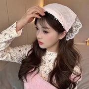 カチューシャ 髪留め レディース 女性 ヘアアクセサリー ファッション雑貨 三角巾風 バブーシュカ風 レース 総柄 チェック ピンク レッド ブルー グリーン カジュアル フェミニン ガーリー 可愛い キュート カントリー調 コスプレ 仮装 ゴスロリ ロリータ