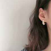 ピアス ハーフフープピアス レディース アクセサリー C型 ゴールドカラー フェイクパール 上品 かわいい シンプル ハーフリング プレゼント