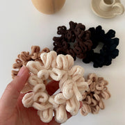 シュシュ ヘアゴム レディース ヘアアクセサリー ファッション小物 髪留め 髪飾り まとめ髪 かわいい 太め 柔らかい 秋冬 モコモコ 茶色 ブラウン
