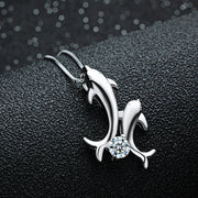 ペンダントトップ ペンダントヘッド ネックレスチャーム 首飾り レディース 女性 アクセサリー ファッション小物 ラインストーン イルカ ストーン おしゃれ きれいめ 上品 キラキラ かわいい シンプル お出かけ ギフト プレゼント 誕生日 記念日 パーティ 銀色 紫