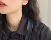 スタッドピアス レディース アクセサリー アシンメトリー 非対称 U字 曲線 チェーン シンプル 華奢 細身 上品 カジュアル フォーマル プレゼント ギフト 贈り物 お祝い 記念日 誕生日 デート 女子会 パーティー 入学 卒業 お呼ばれ お出かけ デイリー 普段使い かわいい おしゃれ エレガント OL オフィス 女性 シルバーカラー