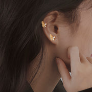 スタッドピアス レディース 女性 アクセサリー ラインストーン バタフライ 蝶 立体 上品 華奢 キラキラ カジュアル フォーマル プレゼント ギフト 贈り物 お祝い 記念日 誕生日 デート 女子会 パーティー 入学 卒業 結婚式 お呼ばれ お出かけ デイリー 普段使い かわいい おしゃれ OL オフィス ファッション小物 ゴールドカラー シルバーカラー
