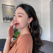 スタッドピアス クリップイヤリング レディース アクセサリー 女性用 フラワー 花 3連 揺れる 垂れる ロング おしゃれ かわいい 大人可愛い 上品 フェミニン ガーリー ギフト プレゼント 贈り物 お出かけ デート