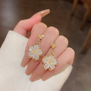 ピアス スタッドピアス レディース 女性 アクセサリー 揺れる フラワー お花 ハート ラインストーン おしゃれ 可愛い ファッション小物