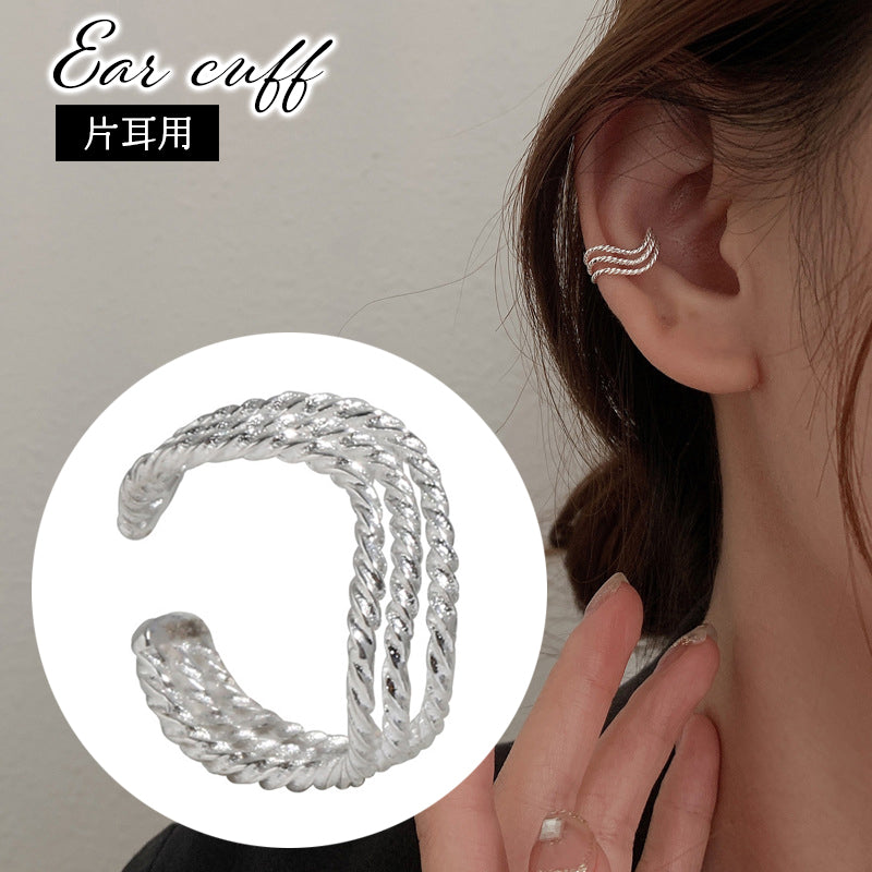 イヤーカフ 単品 片耳用 イヤークリップ イヤリング レディース 女性用 アクセサリー ノンホール 3連 シンプル 輪っか ウェーブ ツイスト 重ね付け ギフト プレゼント 贈り物 エレガント フェミニン オフィス デート 記念日 誕生日 女子会 シルバーカラー