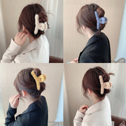 ヘアクリップ バンスクリップ ワニクリップ レディース ヘアアクセサリー 髪飾り 髪留め まとめ髪 ヘアアレンジ カジュアル フェイクファー 大きめ デイリー 普段使い お出かけ かわいい おしゃれ ふわふわ もこもこ 髪かざり 髪どめ ファッション小物 雑貨 女性 婦人 ブラック オフホワイト ブルー イエロー グリーン ピンク レッド ブラウン パープル