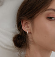 ピアス フープピアス リングピアス 単品 片耳用 レディース 女性 アクセサリー ねじり シンプル おしゃれ 大人可愛い 普段使い お出かけ ギフト プレゼント 婦人用