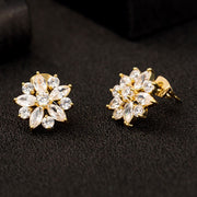 ピアス スタッドピアス アクセサリー レディース 女性用 フラワー 花モチーフ きらきら かわいい フェイクストーン ゴージャス お出掛け デート パーティー セレモニー 二次会 ご褒美 プレゼント 彼女