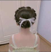 カチューシャ リボン付き ヘッドドレス 子供 キッズ ジュニア 女の子 ヘアアクセサリー 髪飾り ロングリボン レースリボン フェイクパール ラインストーン 花 フラワー かわいい 上品 きれいめ 発表会 結婚式 白