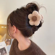 バンスクリップ ヘアクリップ レディース 女性 ヘアアクセサリー フェイクファー 花 フラワー もこもこ ふわふわ 大きめ 髪飾り 髪留め まとめ髪 ヘアアレンジ おしゃれ かわいい キュート
