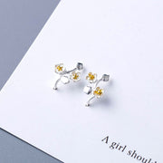 フックピアス 両耳用 レディース アクセサリー 女性用 小粒 小さめ シンプル フラワー 梅 花 おしゃれ かわいい 上品 フェミニン オフィス お出かけ デート カジュアル デイリー ギフト プレゼント 贈り物 普段使い 婦人用