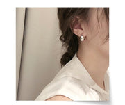 フープピアス レディース 女性用 アクセサリー 耳飾り シンプル リング おしゃれ スタイリッシュ 上品 大人女子 おでかけ オフィス プレゼント ギフト 贈り物 シルバーカラー ゴールドカラー