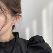 ピアス スタッドピアス バックキャッチ レディース 女性 アクセサリー 耳飾り 雫型 ドロップ型 しずく 単色 シンプル 小ぶり かわいい おしゃれ 上品 きれいめ 華奢 プレゼント ギフト 贈り物 記念日 誕生日 金色 銀色