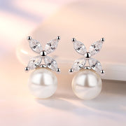 ピアス スタッドピアス アクセサリー レディース ラインストーン フェイクパール シルバーカラー 銀色 キラキラ かわいい おしゃれ ギフト 記念日 誕生日 プレゼント 贈り物 ファッション小物 女性用