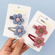 ヘアクリップ パッチン留め ヘアアクセサリー 2本セット キッズ 女の子 子ども チェック柄 お花 フラワー かわいい キュート ナチュラル 髪留め ヘアアレンジ サイド 前髪 髪飾り かわいい 可愛い お出かけ おしゃれ ガール イエロー ブラウン ブルー
