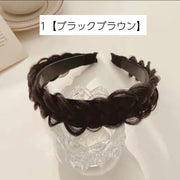 三つ編みカチューシャ ヘアアクセサリー レディース みつあみ 編み込み風 ヘアアレンジ 髪飾り ヘッドアクセ おしゃれ かわいい 上品 ボリュームアップ 自然 簡単 お出かけ カジュアル デイリー 普段使い 結婚式 パーティー 女性用 婦人用 ファッション小物