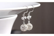 フックピアス レディース 女性用 アクセサリー ジュエリー 両耳用 揺れる リボン ラインストーン キラキラ 上品 大人可愛い おしゃれ ギフト プレゼント