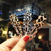 ヘアピン パッチン留め 単品 レディース ヘアアクセサリー 髪留め スリーピン レオパード ゼブラ ヒョウ柄 アニマル柄 おしゃれ かわいい ヘアアレンジ まとめ髪 前髪 モノトーン ブラック ホワイト ブラウン 黒 白 茶色