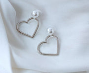 スタッドピアス アクセサリー 2way フェイクパール ハート 両耳用 レディース 女性 婦人用 かわいい おしゃれ キュート キレイ目 上品 贈り物 ゴールドカラー シルバーカラー プレゼント 誕生日 ギフト