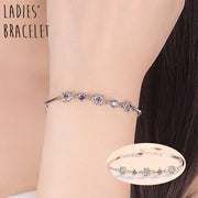 ブレスレット 腕輪 レディース 女性 アクセサリー ファッション小物 ラインストーン 六芒星 ヘキサグラム サイズ調節可 アジャスター付き おしゃれ きれいめ キラキラ 上品 かわいい シンプル お出かけ ギフト プレゼント 誕生日 記念日 パーティ 結婚式 フォーマル 白 紫