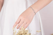 ブレスレット 腕輪 レディース 女性 アクセサリー ファッション小物 ラインストーン 六芒星 ヘキサグラム サイズ調節可 アジャスター付き おしゃれ きれいめ キラキラ 上品 かわいい シンプル お出かけ ギフト プレゼント 誕生日 記念日 パーティ 結婚式 フォーマル 白 紫