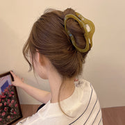 ヘアクリップ バンスクリップ レディース ヘアアクセサリー 雲 くも型 単色 髪留め 髪飾り まとめ髪 ヘアアレンジ おしゃれ お出かけ カジュアル 普段使い デイリー 女性用