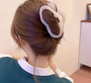 ヘアクリップ バンスクリップ レディース ヘアアクセサリー 雲 くも型 単色 髪留め 髪飾り まとめ髪 ヘアアレンジ おしゃれ お出かけ カジュアル 普段使い デイリー 女性用