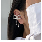 イヤーカフ イヤークリップ 単品 片耳用 右用 左用 レディース 女性 アクセサリー イヤカフ リボン 蝶々 シルバーカラー ゴールドカラー シンプル お洒落 可愛い お出かけ デート お呼ばれ プレゼント ギフト ファッション小物