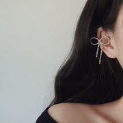 イヤーカフ イヤークリップ 単品 片耳用 右用 左用 レディース 女性 アクセサリー イヤカフ リボン 蝶々 シルバーカラー ゴールドカラー シンプル お洒落 可愛い お出かけ デート お呼ばれ プレゼント ギフト ファッション小物