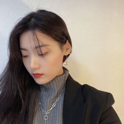 イヤーカフ イヤークリップ ロング レディース 女性 アクセサリー 揺れる チェーン 天然石風 シンプル お洒落 可愛い プレゼント ギフト ファッション小物